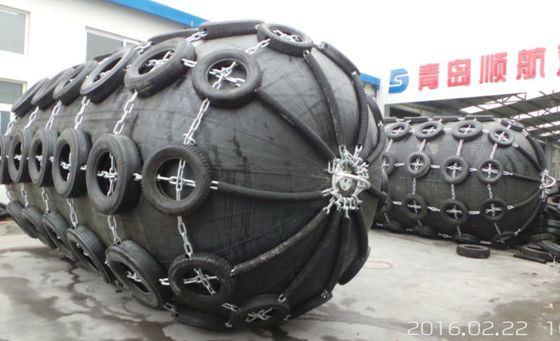 محرك طرد مطاطي منخفض الصيانة محرك طرد بحري معتمد من CCS لتطبيقات رصيف السفن وحماية الموانئ